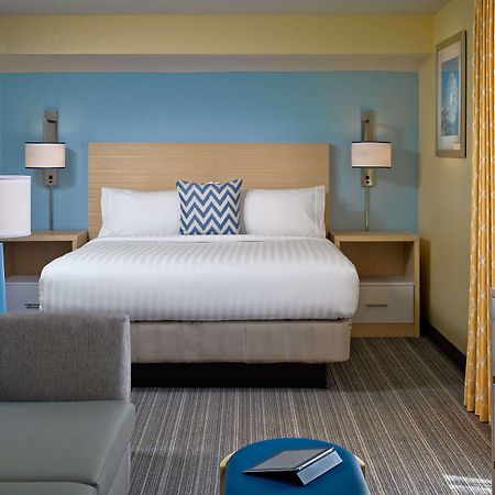 Sonesta Simply Suites Cleveland Airport Мидълбърг Хайтс Екстериор снимка