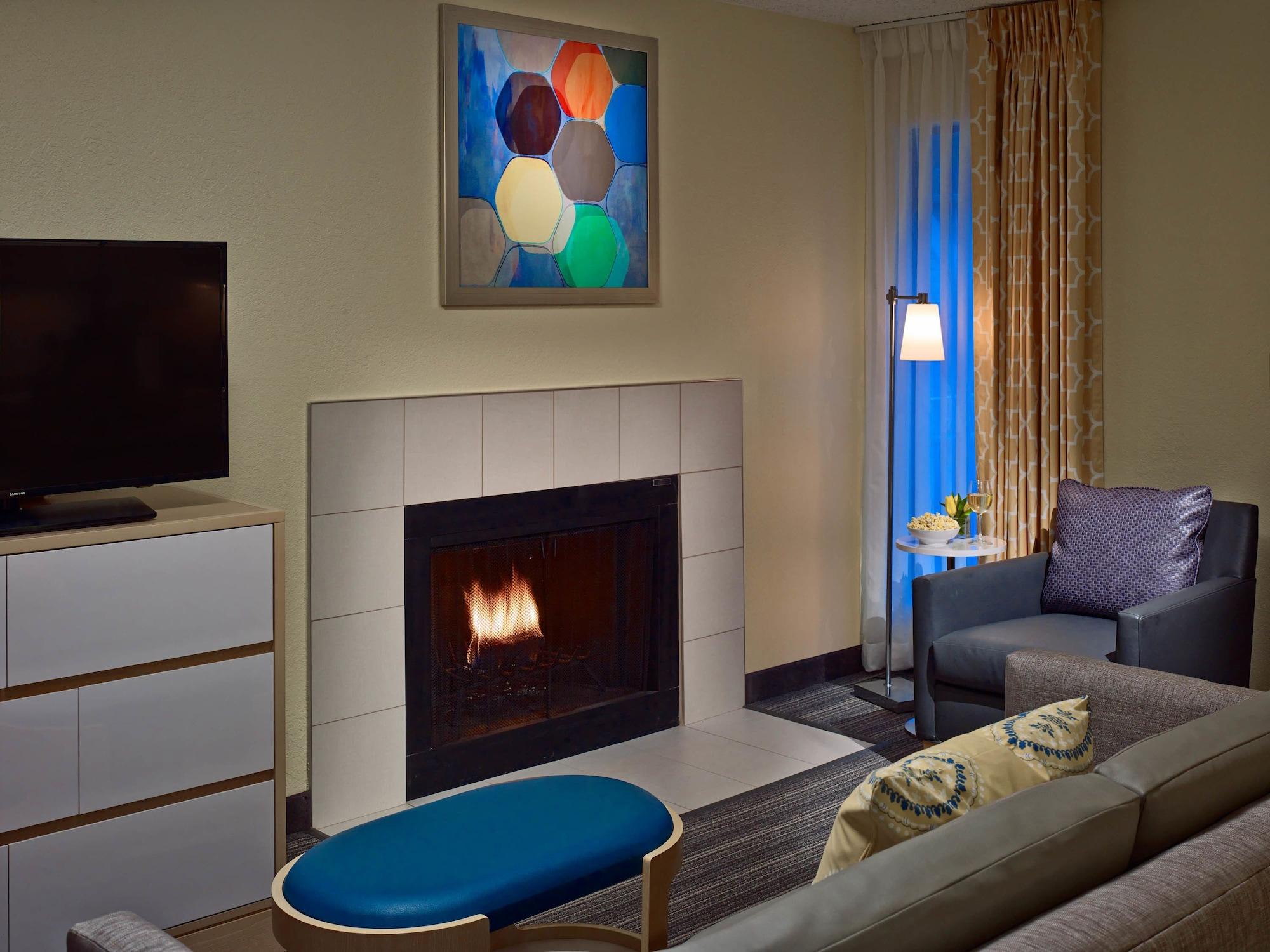 Sonesta Simply Suites Cleveland Airport Мидълбърг Хайтс Екстериор снимка