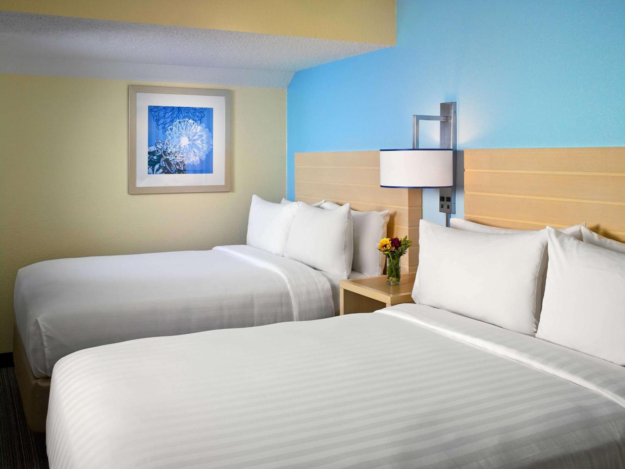 Sonesta Simply Suites Cleveland Airport Мидълбърг Хайтс Екстериор снимка