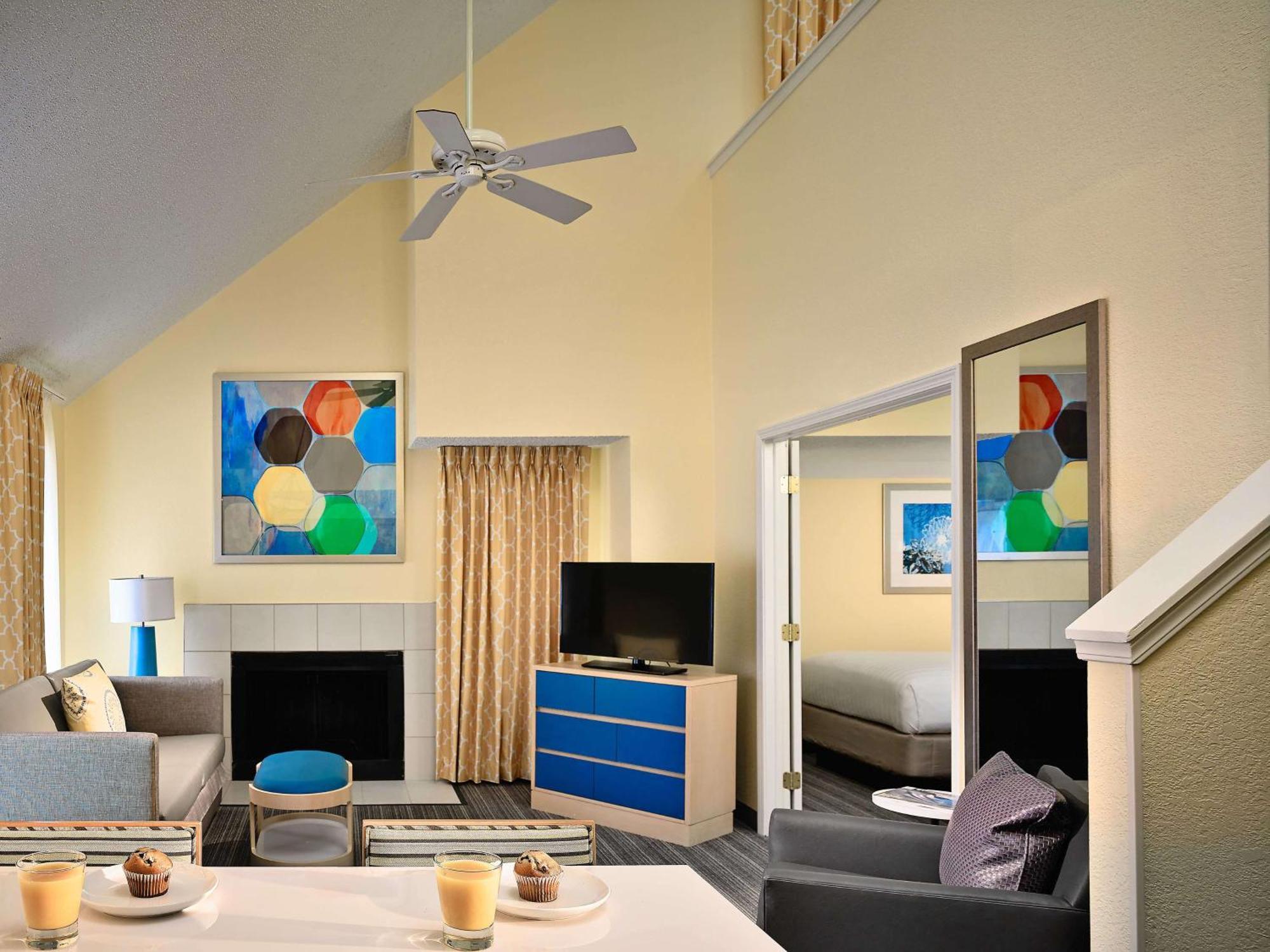Sonesta Simply Suites Cleveland Airport Мидълбърг Хайтс Екстериор снимка