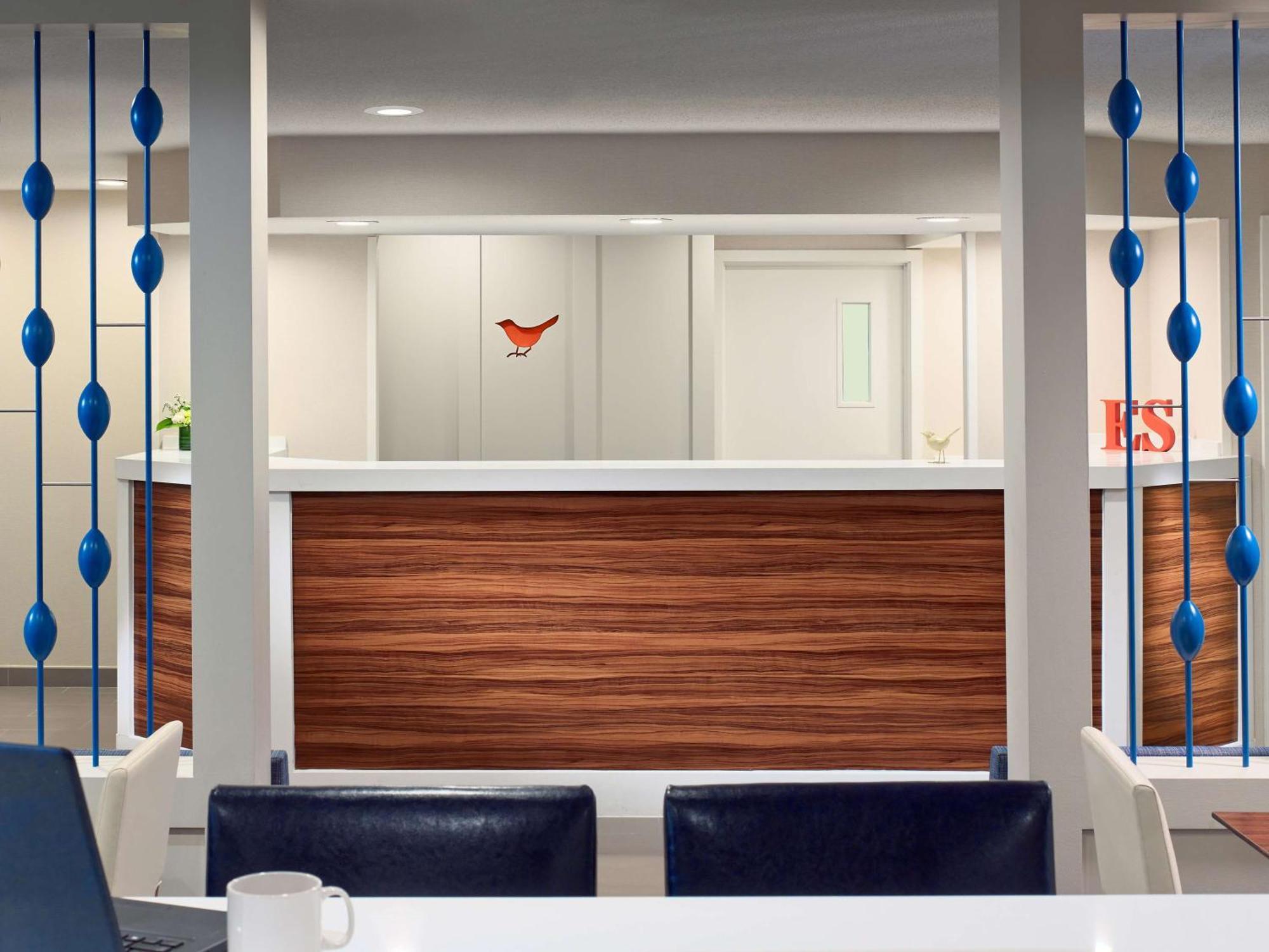 Sonesta Simply Suites Cleveland Airport Мидълбърг Хайтс Екстериор снимка