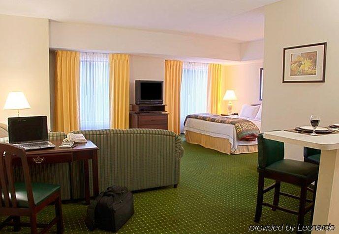Sonesta Simply Suites Cleveland Airport Мидълбърг Хайтс Екстериор снимка